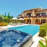 Luxury Elite Aj04 Complete With A Private, Climate Controlled Pool And A Relaxing Outdoor Jacuzzi, Aphrodite Hills * Kouklia