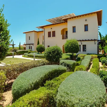 Luxury Elite Aj04 Complete With A Private, Climate Controlled Pool And A Relaxing Outdoor Jacuzzi, Aphrodite Hills קוקליה