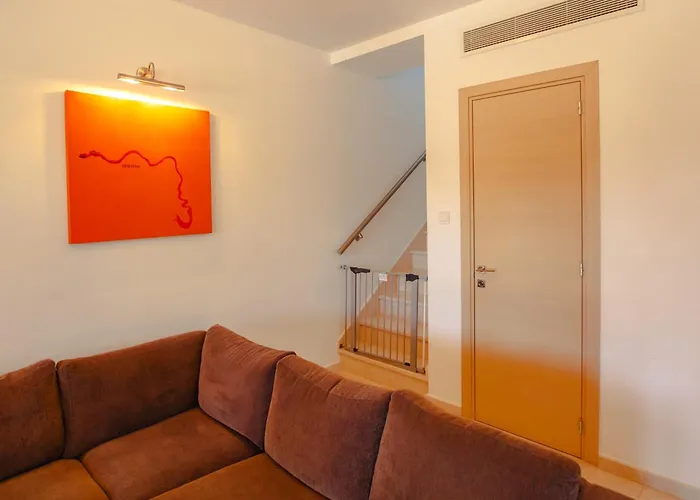 Luxury Elite Aj04 Complete With A Private, Climate Controlled Pool And A Relaxing Outdoor Jacuzzi, Aphrodite Hills ヴィラ