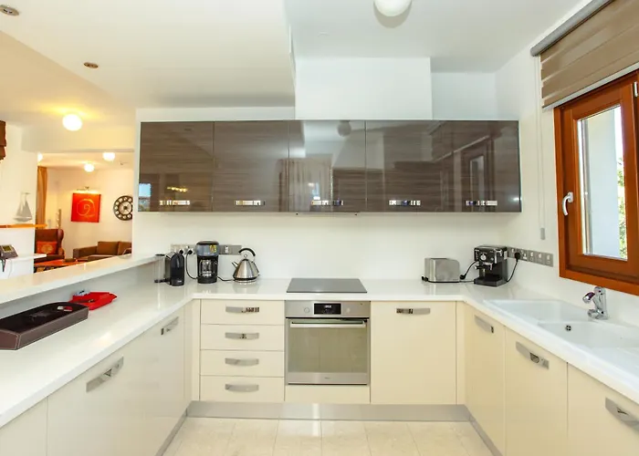 Luxury Elite Aj04 Complete With A Private, Climate Controlled Pool And A Relaxing Outdoor Jacuzzi, Aphrodite Hills *