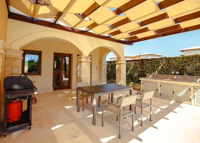 Luxury Elite Aj04 Complete With A Private, Climate Controlled Pool And A Relaxing Outdoor Jacuzzi, Aphrodite Hills ヴィラ