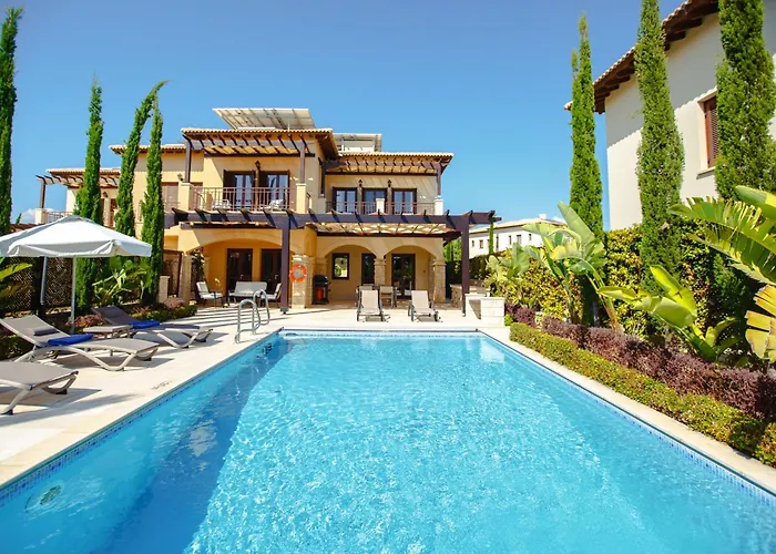 Luxury Elite Aj04 Complete With A Private, Climate Controlled Pool And A Relaxing Outdoor Jacuzzi, Aphrodite Hills ヴィラ